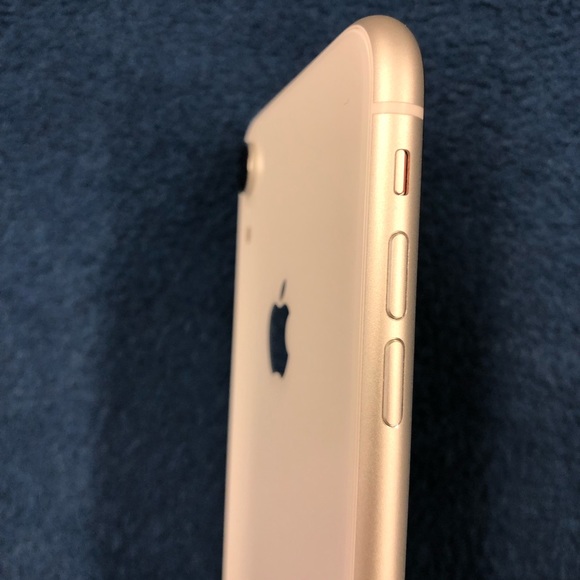 iPhone XR - Picture 8 of 8